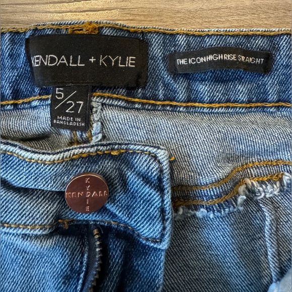 KENDALL+KYLIE The Icon High Rise Straight Jeans. Size 5/27 - Picture 6 of 9